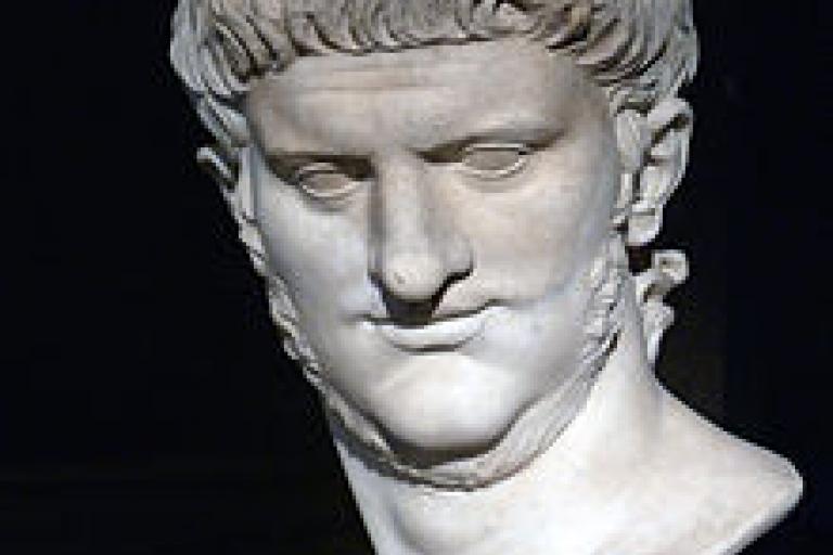 Statua di Marco Valerio Marziale